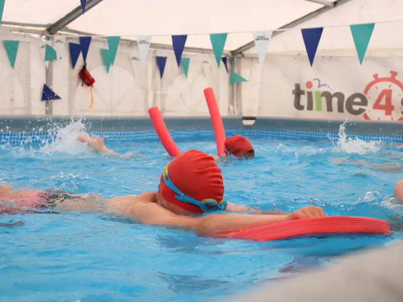 Children in time4swimming swimming pool
